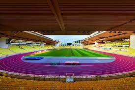 米奇·曼托在引退时开玩笑说，如果他知道自己能活这么久，他会更爱惜身体