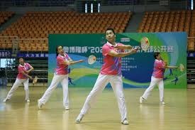 十三水技巧：在有王牌（赖子）的变种规则中，如何最大化王牌价值？（十三水策略：赖子玩法中如何最大化王牌价值）