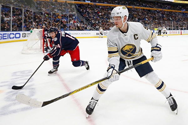 普荷斯在 2009 年单季获得 135 次保送且打击率高达 .327，斩获其第 3 座 MVP